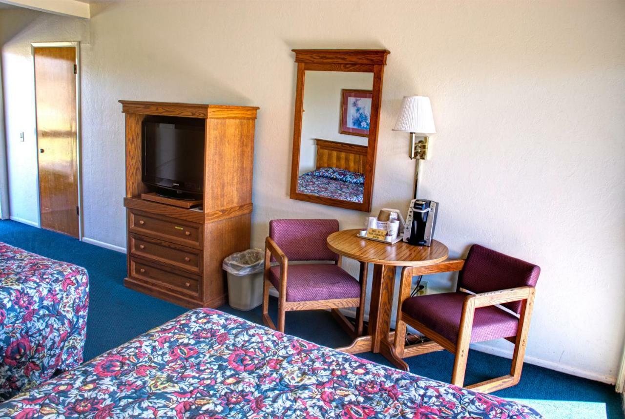 كريسينت سيتي Crescent Beach Motel الغرفة الصورة