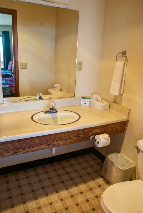 كريسينت سيتي Crescent Beach Motel الغرفة الصورة