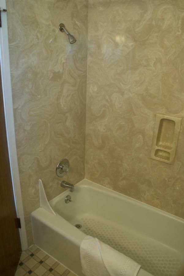كريسينت سيتي Crescent Beach Motel الغرفة الصورة
