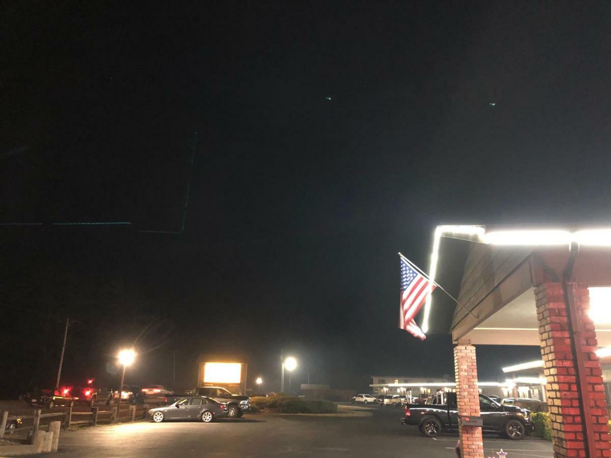 كريسينت سيتي Crescent Beach Motel المظهر الخارجي الصورة