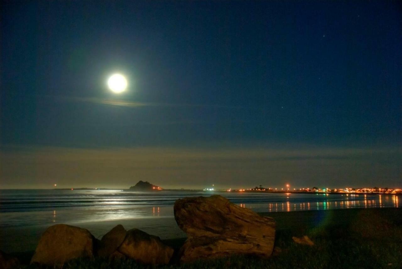 كريسينت سيتي Crescent Beach Motel المظهر الخارجي الصورة