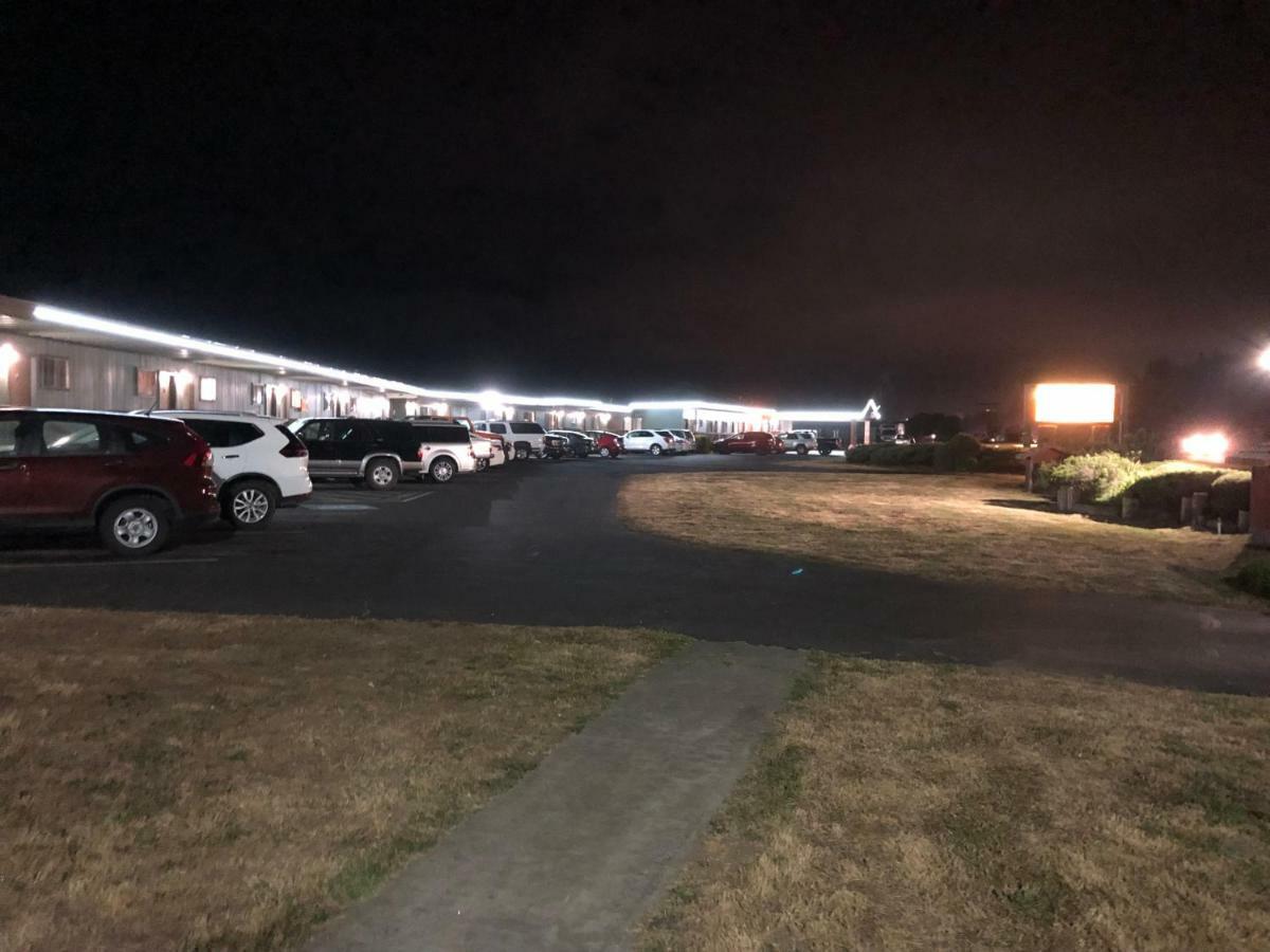 كريسينت سيتي Crescent Beach Motel المظهر الخارجي الصورة