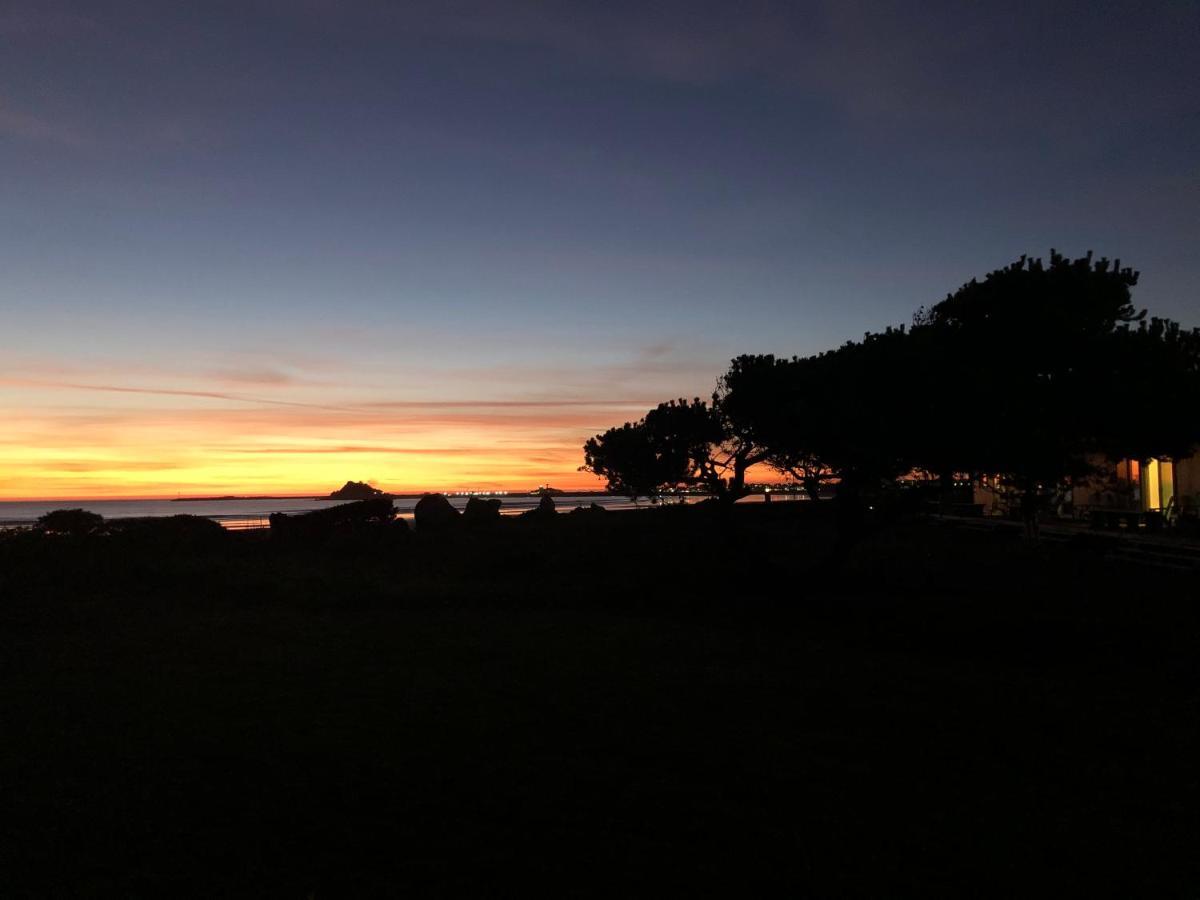 كريسينت سيتي Crescent Beach Motel المظهر الخارجي الصورة